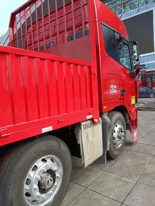 福田欧曼est,9.6米前四后八平板载货车,国六,440马力 - 抖音