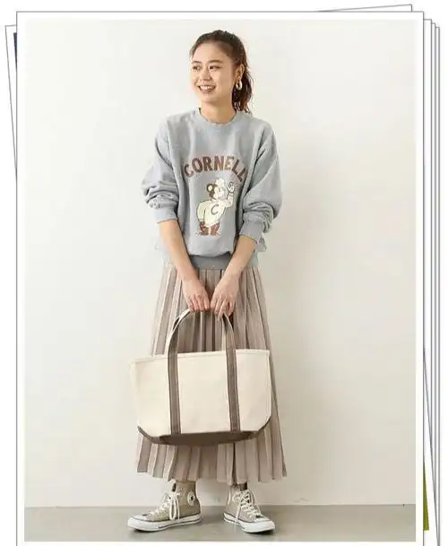 灰色卫衣搭配百褶裙女人味十足彰显气质