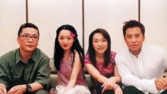 杨钰莹毛宁90年代演出旧照曝光 广州走穴打拼圆梦(图)