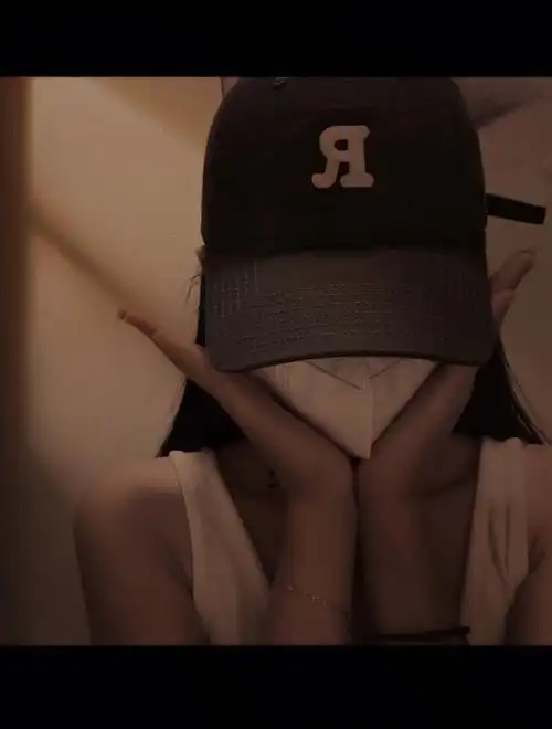 自拍 #女生不露脸拍照姿势  #我的自拍分享  #期待秋天  #氛围感耪照