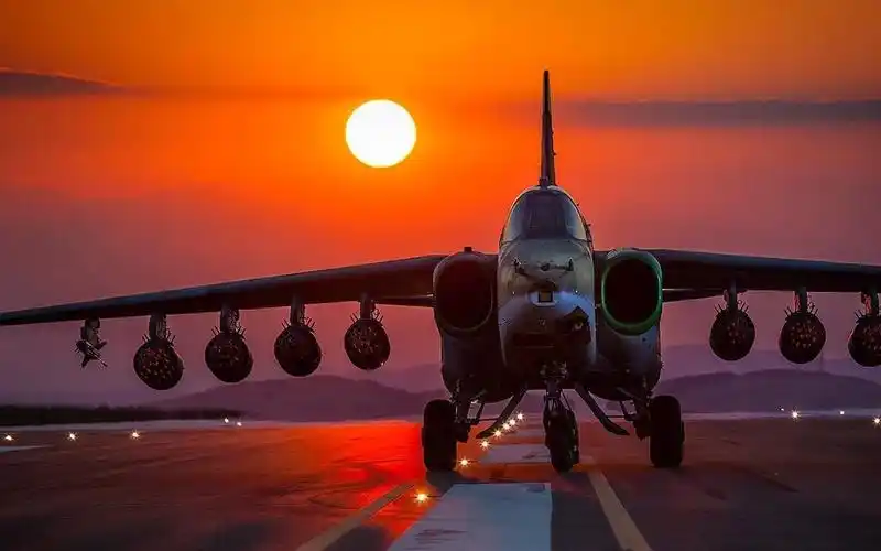 【战争雷霆】苏维埃飞行坦克su25(连杀混剪)