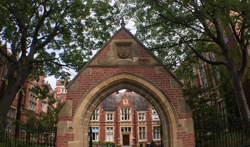 利兹大学环境与商业专业的准大一学生如何准备学习