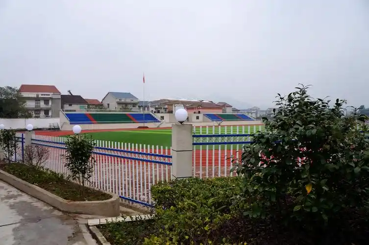 武穴市梅川高中校园面貌 - 美篇