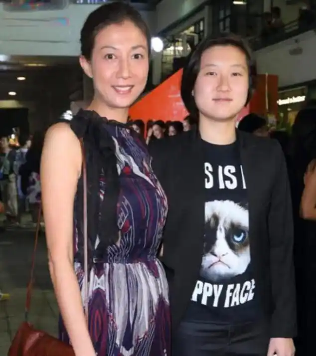 小龙女吴卓林结婚妻子31岁成龙得知后什么反应