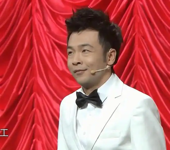 《欢乐喜剧人》周云鹏化身特工送外卖,与王龙上演剧情大反转!