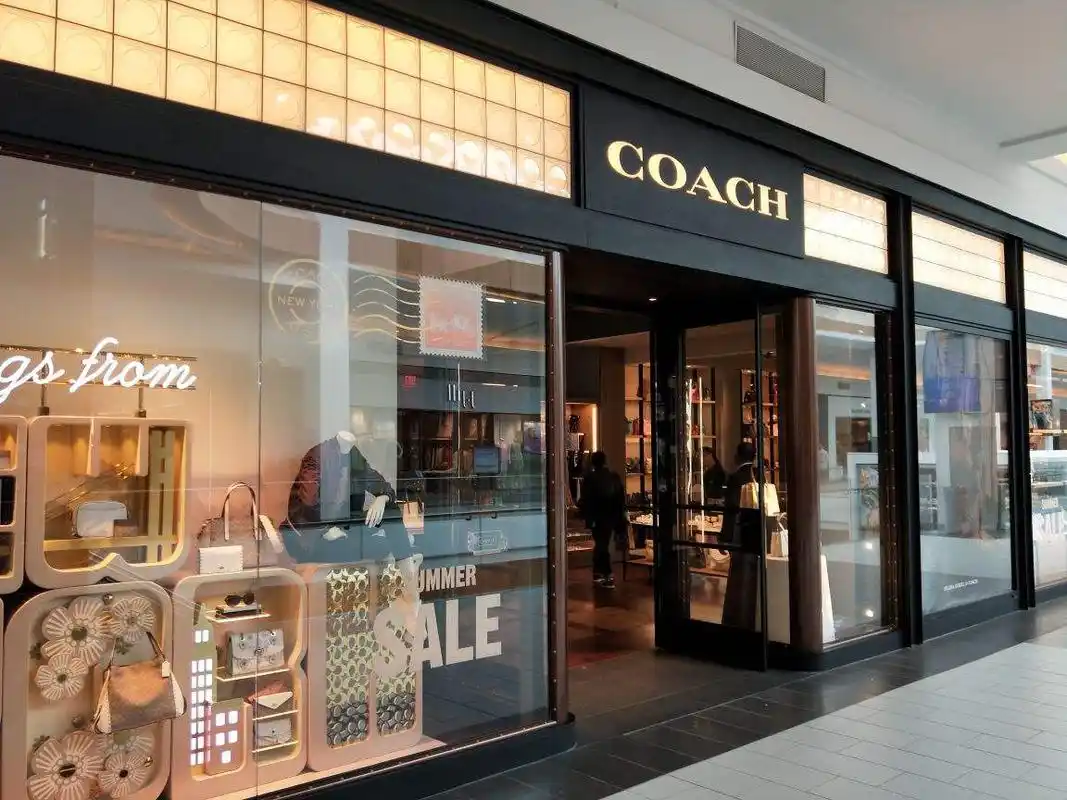 万达电影回应资金压力,天虹股份正式更名|奇扒说0623