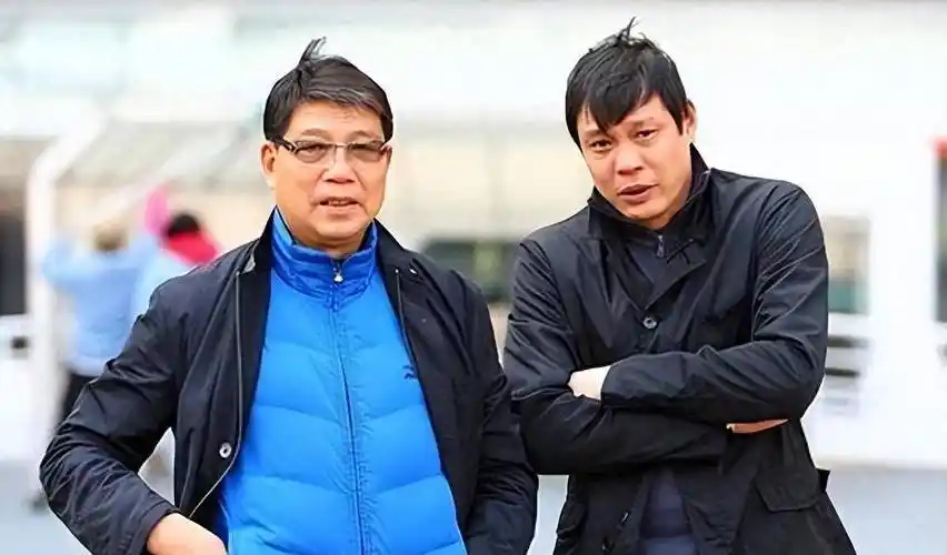 53岁范志毅空降入职足协,亮相新岗位,高洪波自残形愧_足球_国足_宋凯