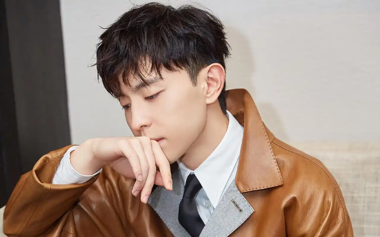 邓伦复古帅气写真图片桌面壁纸