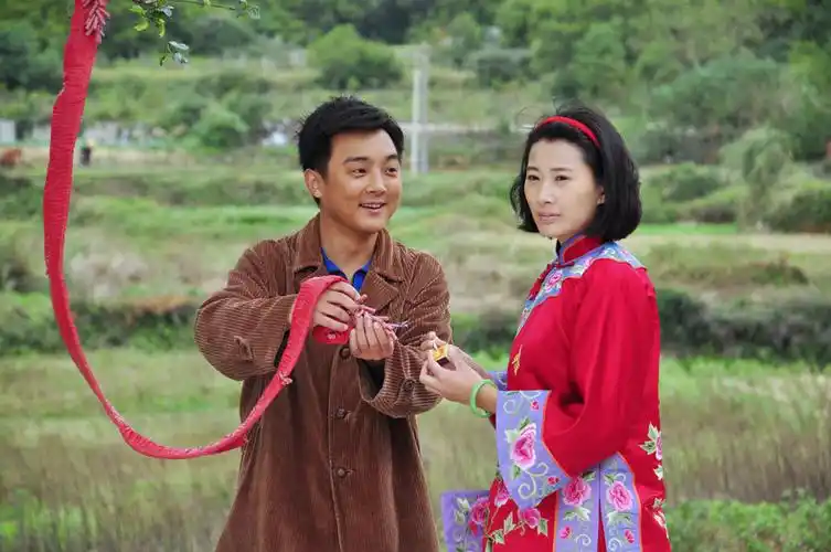 吕夏望海的女人从丫鬟变妇女代表