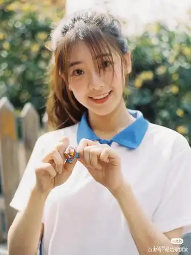 十七岁的校服女孩写真