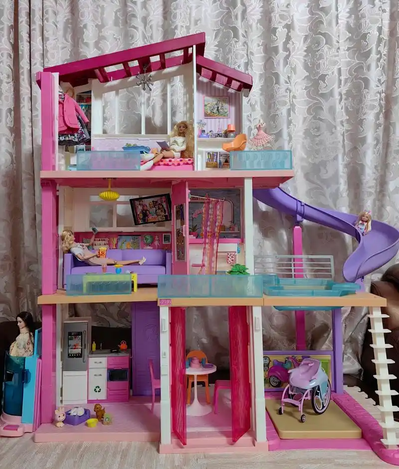 芭比过得比我好多了[捂脸]barbie