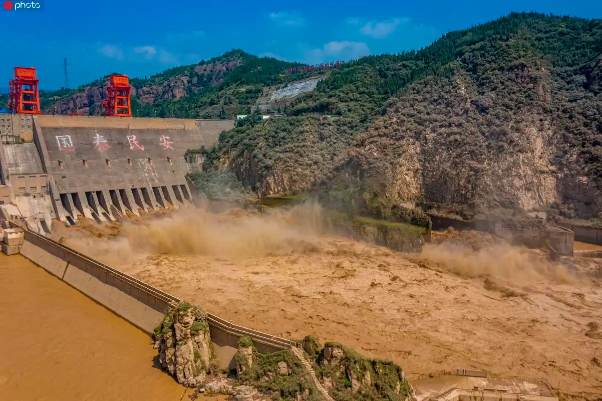 壮观!黄河三门峡大坝全孔开闸泄洪
