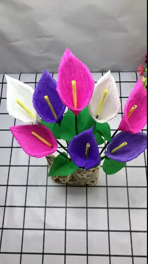 皱纹纸手工马蹄莲