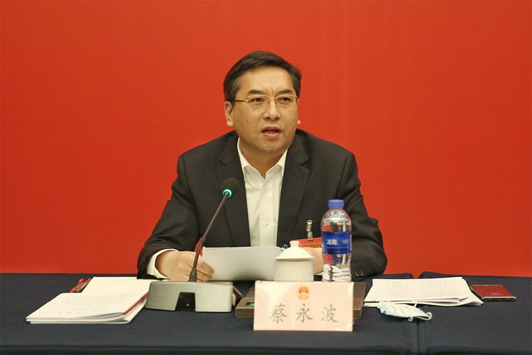 蔡永波在参加兰溪代表团审议时强调:全面融入都市区建设 为争创先行市