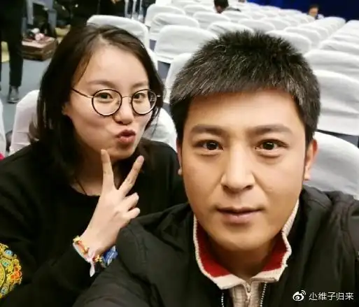 52岁孙涛近照曝光满脸胡茬难掩帅气因老婆才能登上春晚