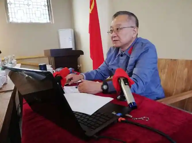 孙继先将军之子孙东宁来棉开展红色故事会永远的长征讲座