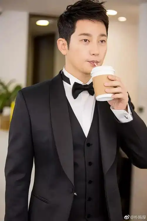 朴施厚的颜值还行吗