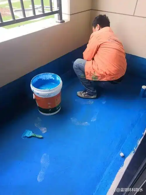 防水施工#时值夏日,大多数防水材料受使用温度的影响,为施工增加敛换