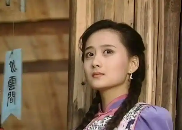 扎双麻花辫让人眼前一亮的女星,只服这10位,辨识度高还仙气逼人