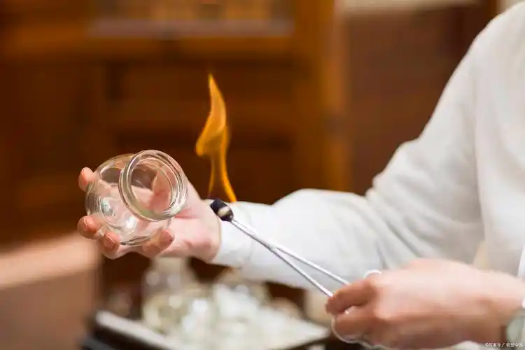 拔罐后皮肤颜色深湿气重身体差祖医堂8种人坚决不能拔罐