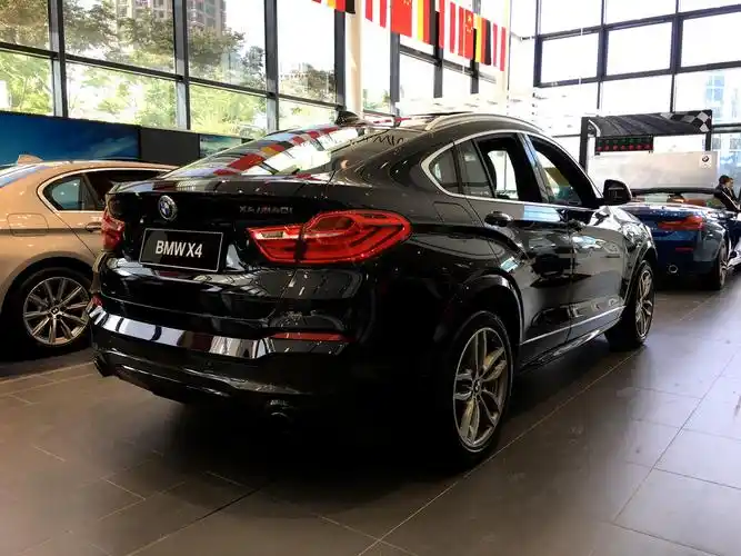 宝马x4m40i碳黑色摩卡色现车优惠135个点