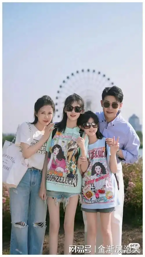 陆毅老婆鲍蕾晒一家四口旅游照,两个女儿大长腿吸睛,全家高颜值