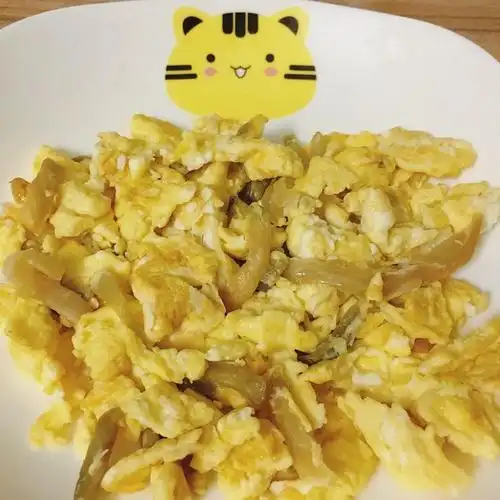 榨菜炒鸡蛋的做法