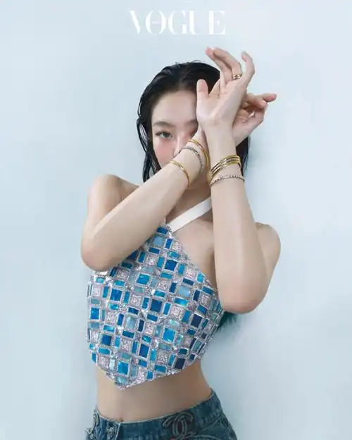 jennie[超话]##jennie登vogue封面