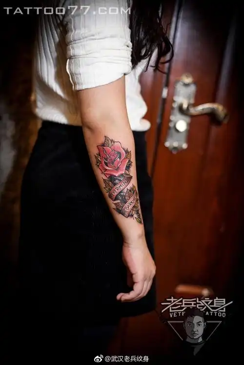 小臂花卉纹身图案大全