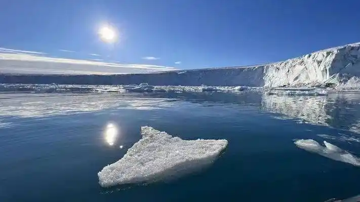 北极三岛斯瓦尔巴群岛格陵兰岛冰岛北极光旅游摄影线路