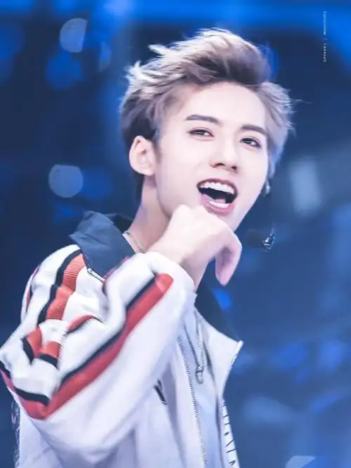 邓超元超话-#邓超元青春有你#//190123//第一次竞演嗯 是帅哥@青春有