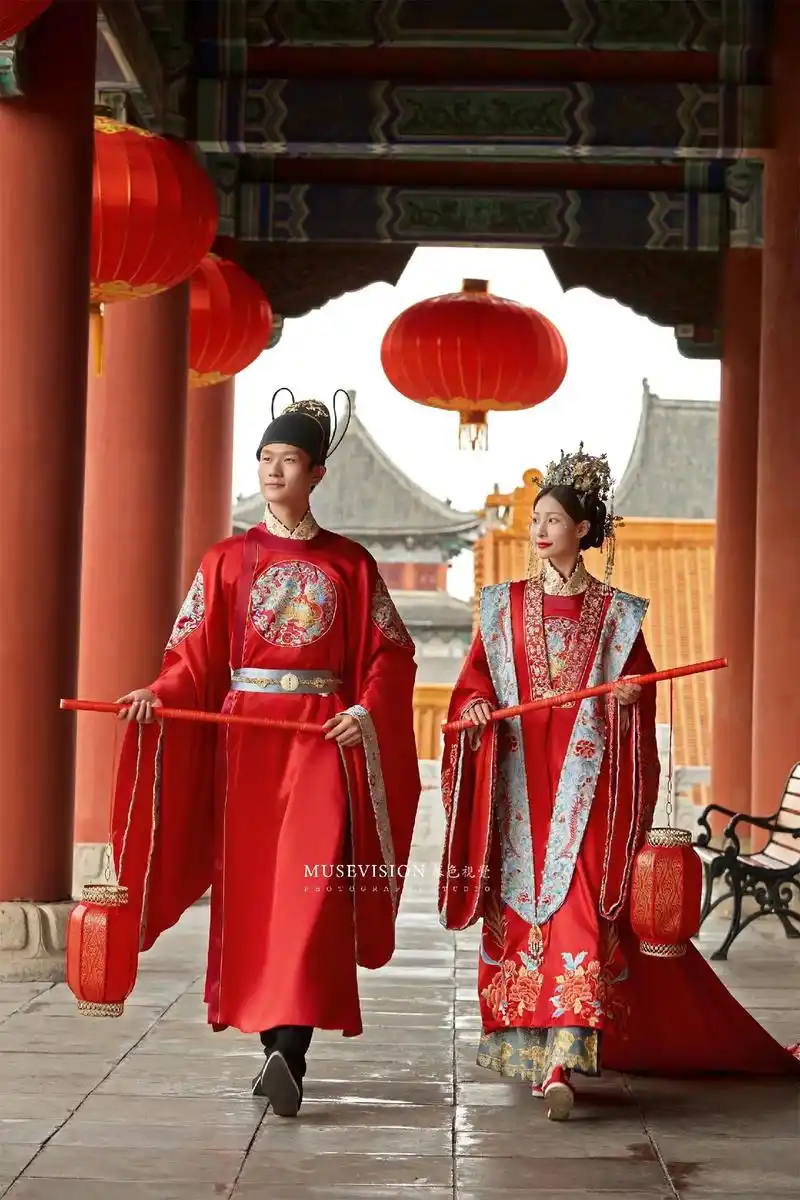 外景婚纱照秒变古装大女主99之明制汉服篇.96风格:古装|外 - 抖音