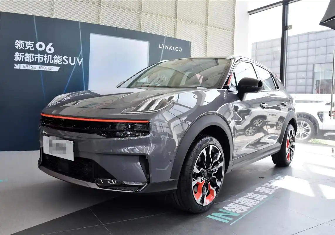 首台领克06到店,预售11万,1.5t 四驱,新造型比本田缤智帅气