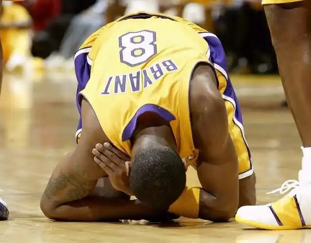 那个让科黑嘲笑你离开了奥胖屁都不是,连季后赛都进