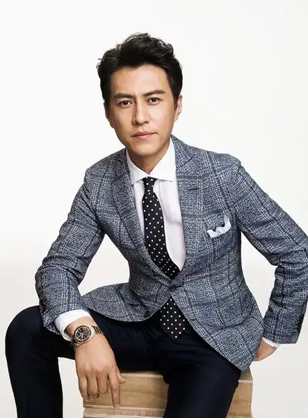 图说:靳东近影 图ic