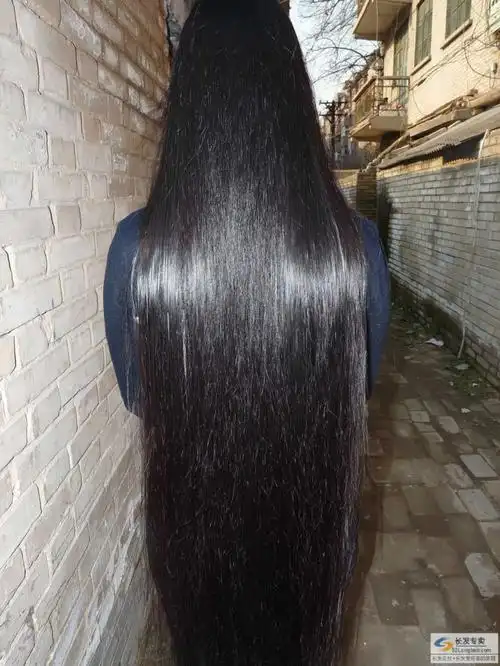 27岁姑娘的超长发接受预定戈壁落日0373