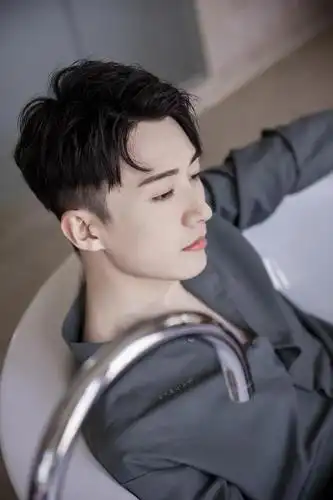 刘学义的现代装太好看啦