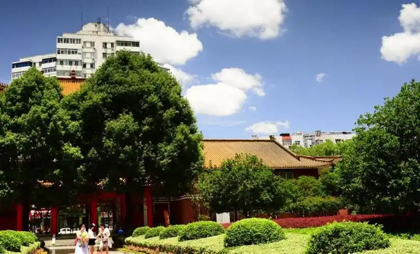 十堰人民公园,这个位于湖北市区核心区域的4a级公园,就是你的理想之地