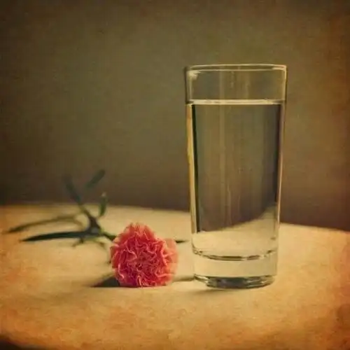 [微风]用一杯水的单纯,面对一辈子的复杂.