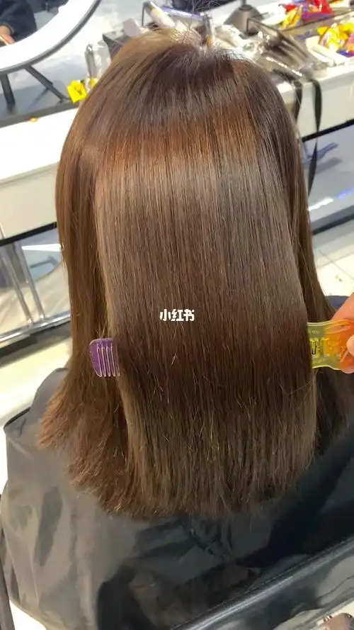 暖棕色发色