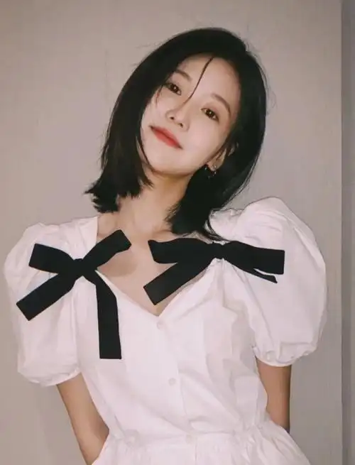 圆脸方脸女生一定不要错过的免打理锁骨发