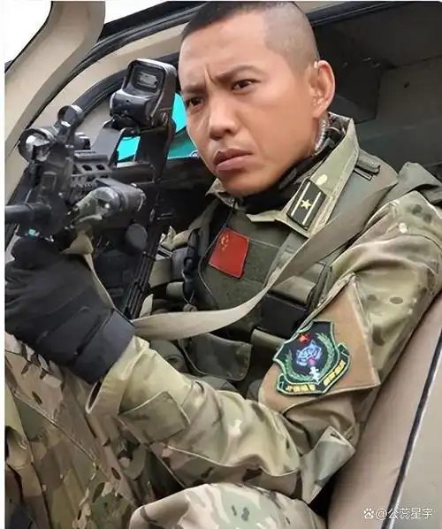 《特种兵小庄》谷智鑫,34岁被马踩成废人,孕妻一把屎一把尿伺候