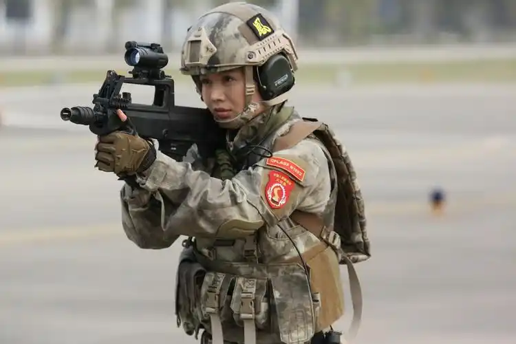 《火凤凰》魔鬼特训