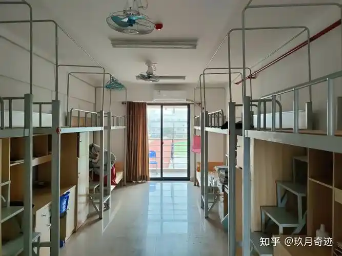 福州长乐五中宿舍长什么样?是上床下桌嘛? - 知乎