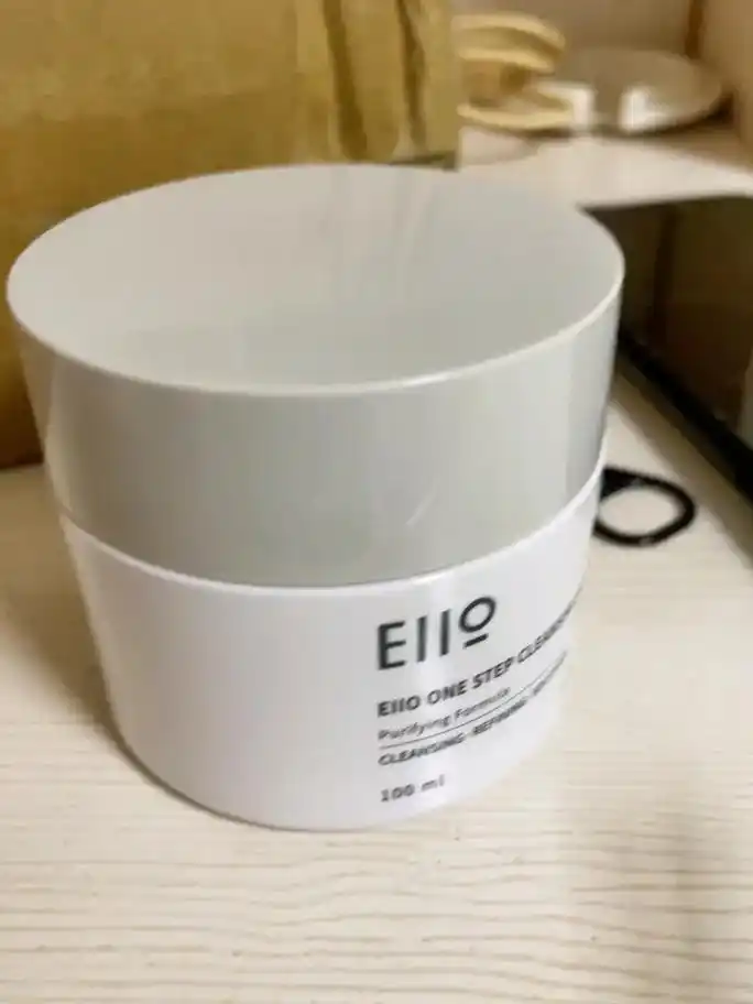 最近用的几款好用护肤品.本人干皮泥膜:清洁效果好,而且温和 - 抖音