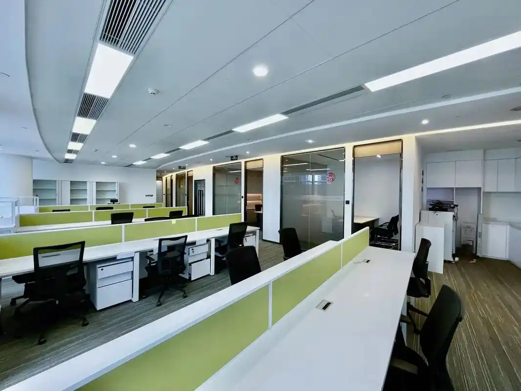 珠江新城-地标性建筑物-寰图雅居乐中心.寰图办公空间雅居乐中 - 抖音