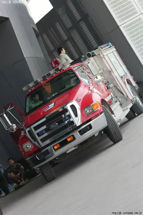 先上几张福特f-650消防车!(山西就是有钱!消防车都进口!