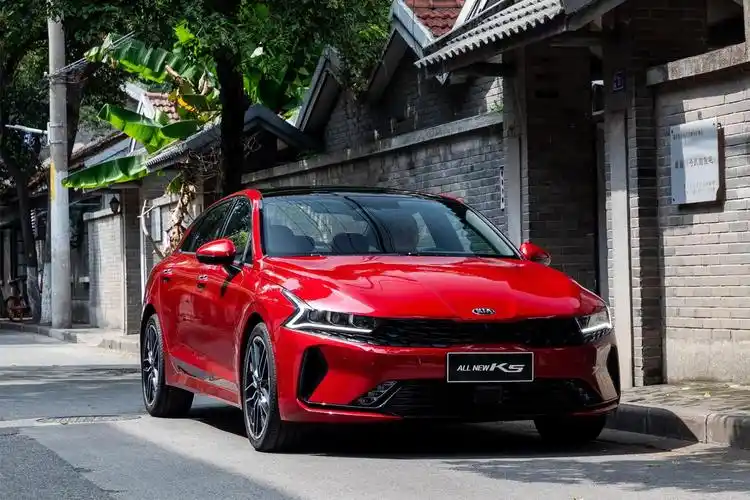 起亚k5凯酷家用值得买吗?油耗表现如何?