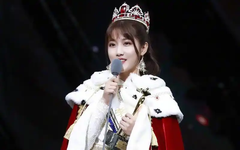 李艺彤饭拍focus公布名次台下全程snh48第六届总选演唱会