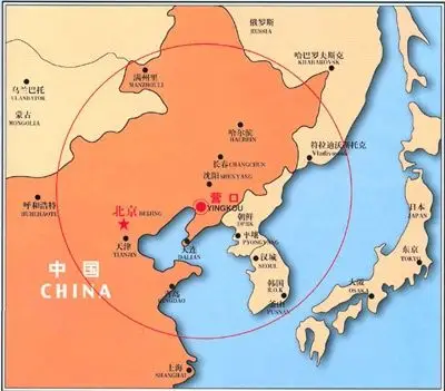 由谷口入山,山势雄伟多姿,处处引人入胜.